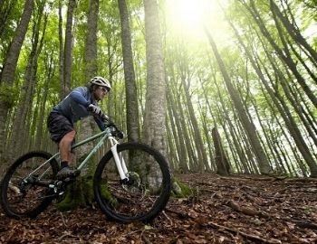 practica el ciclismo de montaa