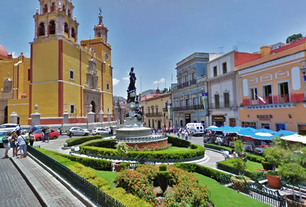 Plazas y templos de Guanajuato.