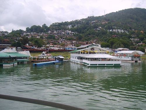 embarcadero valle de bravo